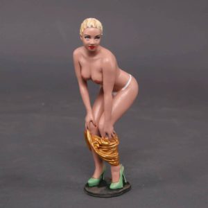 Painted Resin Figure of Woman (A10055 Z517)