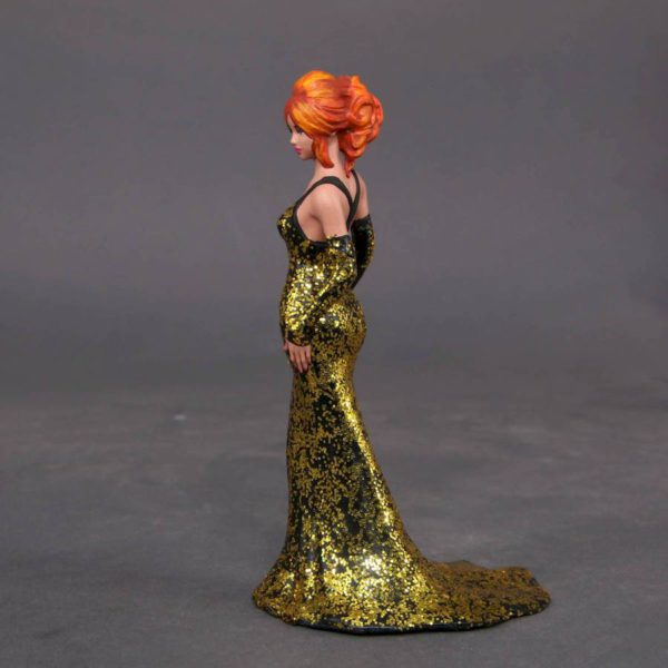 Painted Resin Figure of Woman (A1011 Z82)