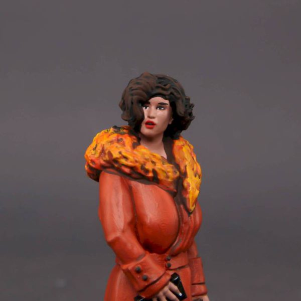 Painted Resin Figure of Woman (A10136 Z854)