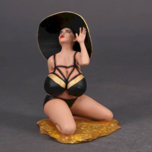 Painted Resin Figure of Woman (A1064 Z493)