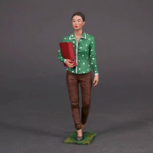 Painted Resin Figure of Woman (A1086 Z643)