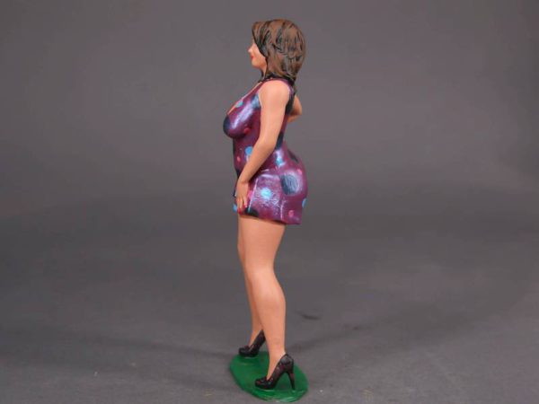 Painted Resin Figure of Woman (A11035 D143E)