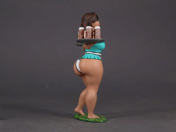 Painted Resin Figure of Woman (A11147 Z124)