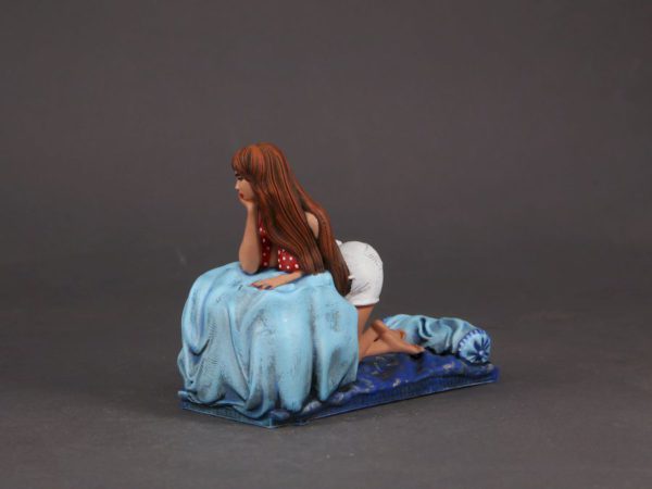 Painted Resin Figure of Woman (A11151 X032)