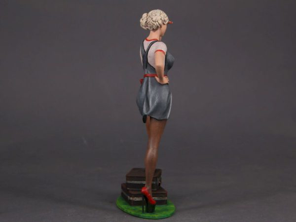 Painted Resin Figure of Woman (A11156 X012)