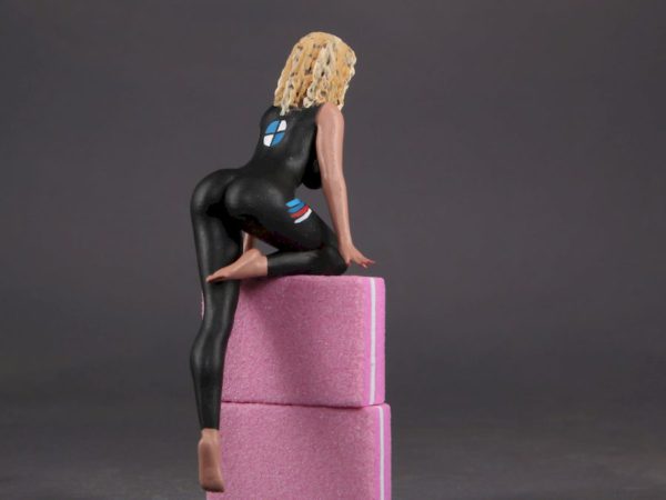 Painted Resin Figure of Woman (A11158 Z71C)
