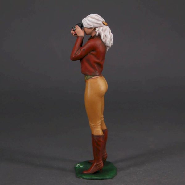 Painted Resin Figure of Woman (A1137 Z153)