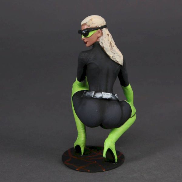 Painted Resin Figure of Woman (A1143 Z867)