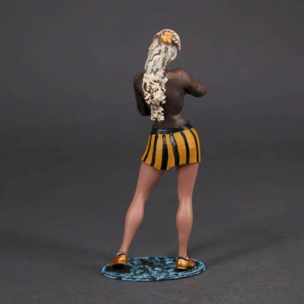 Painted Resin Figure of Woman (A1150 Z431)