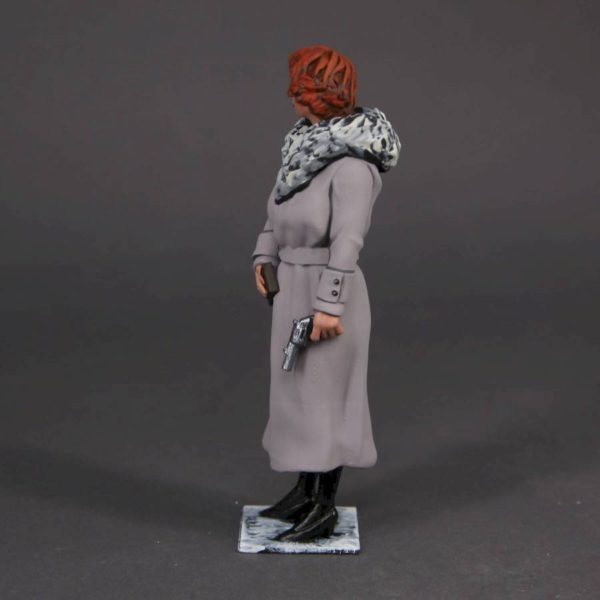 Painted Resin Figure of Woman (A1154 Z854)