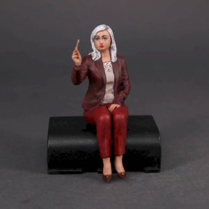 Painted Resin Figure of Woman (A1184 Z374)