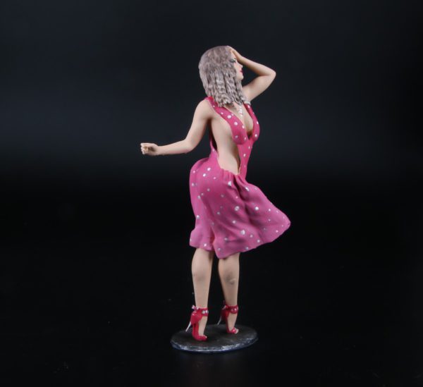Painted Resin Figure of Woman (A8151 D75)