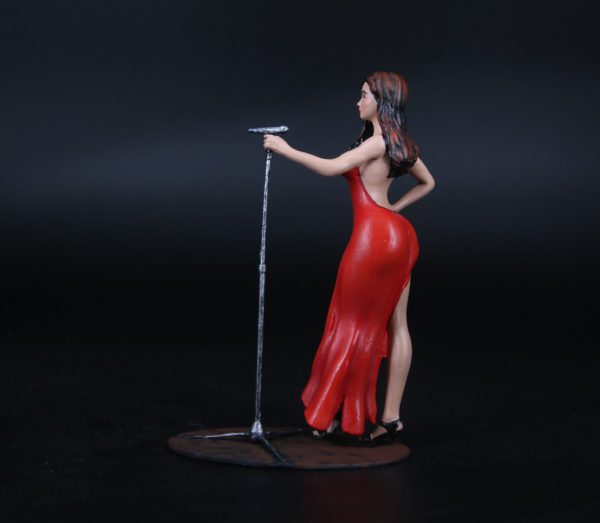 Painted Resin Figure of Woman (A8185 Z637)