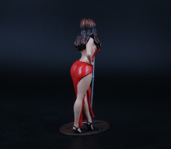 Painted Resin Figure of Woman (A8185 Z637)