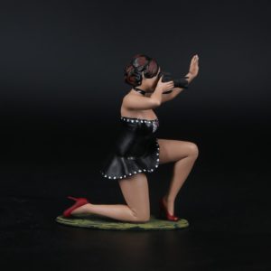 Painted Resin Figure of Woman (A8187 D53)