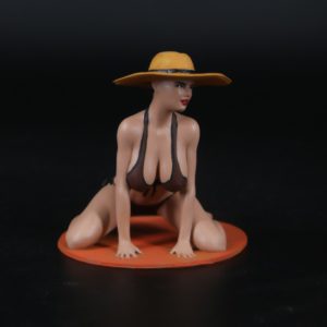 Painted Resin Figure of Woman (A8189 Z77)