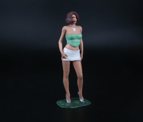 Painted Resin Figure of Woman (A8201 Z56A)