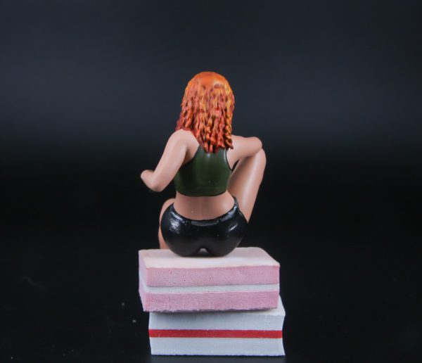 Painted Resin Figure of Woman (A8213 D72)