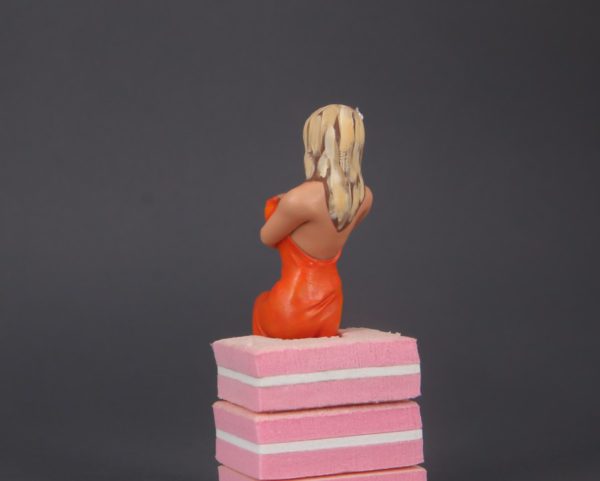 Painted Resin Figure of Woman (A8258 Z137A)