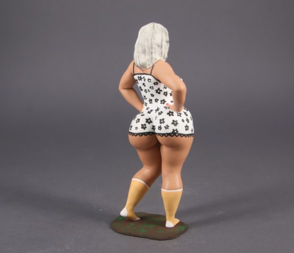 Painted Resin Figure of Woman (A8279 Z116)