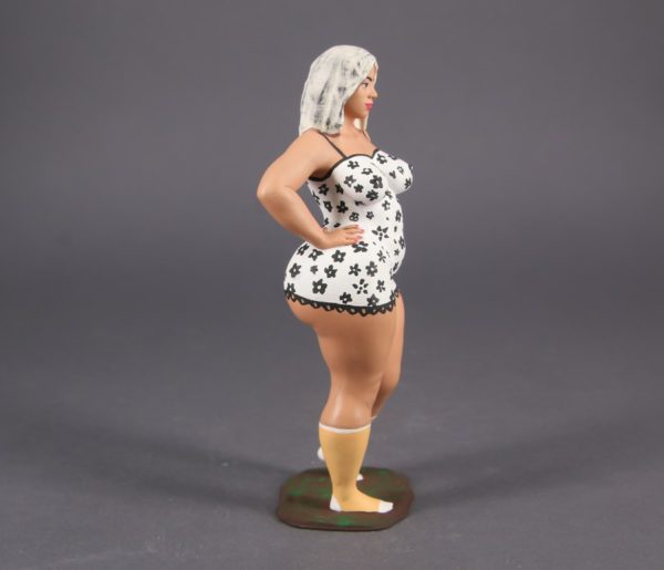 Painted Resin Figure of Woman (A8279 Z116)