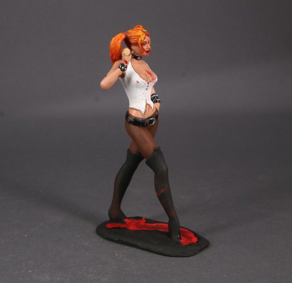 Painted Resin Figure of Woman (A8336 Z303)