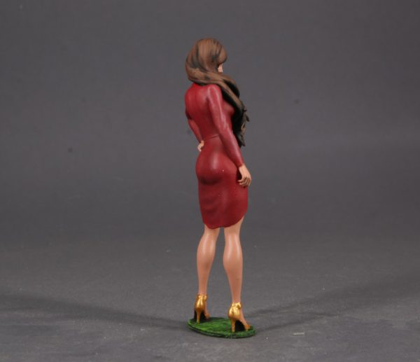 Painted Resin Figure of Woman (A8524 Z604)