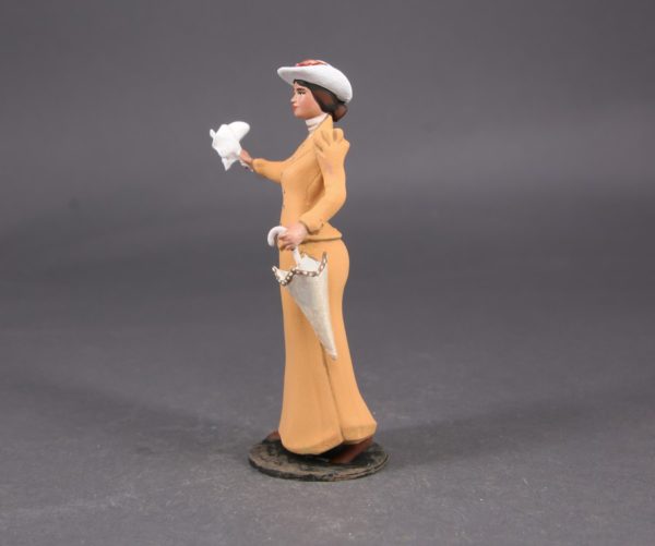 Painted Resin Figure of Woman (A8539 Z673)