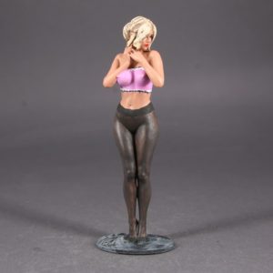 Painted Resin Figure of Woman (A8548 Z32)