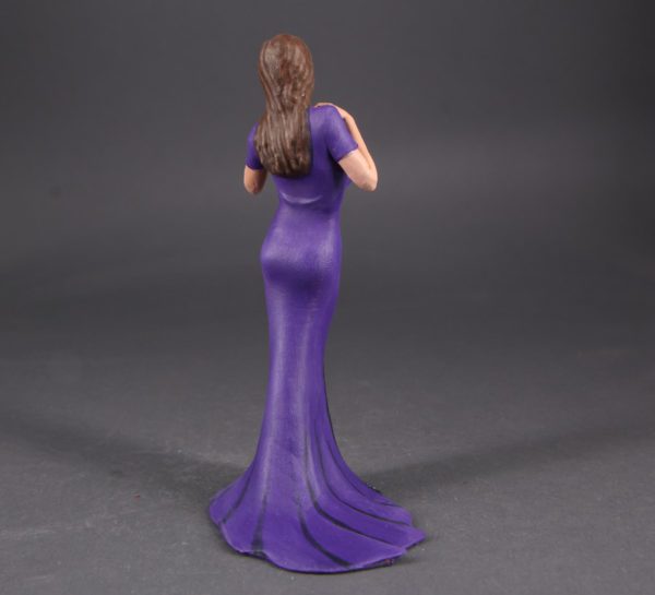 Painted Resin Figure of Woman (A8603 Z82A)