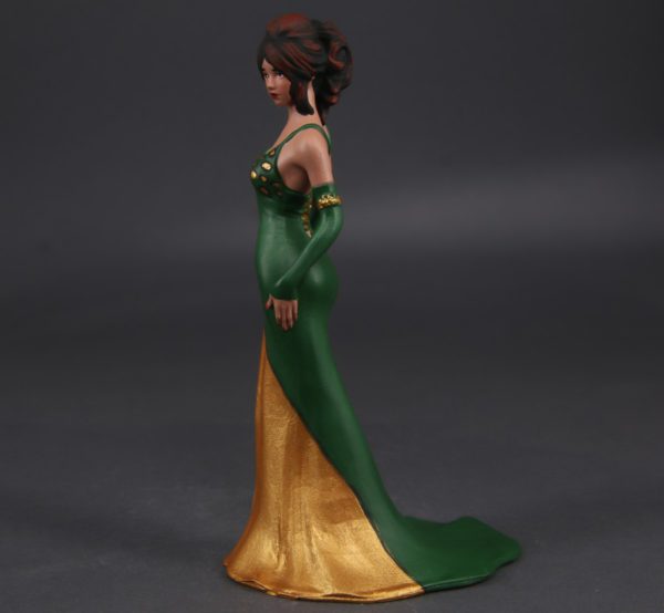 Painted Resin Figure of Woman (A8694 Z82)