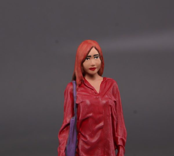 Painted Resin Figure of Woman (A8797 Z538)