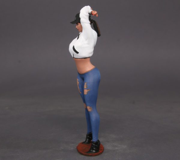 Painted Resin Figure of Woman (A8840 Z285)