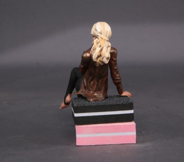 Painted Resin Figure of Woman (A8867 Z212)