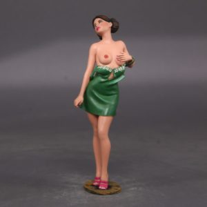 Painted Resin Figure of Woman (A8871 Z525)
