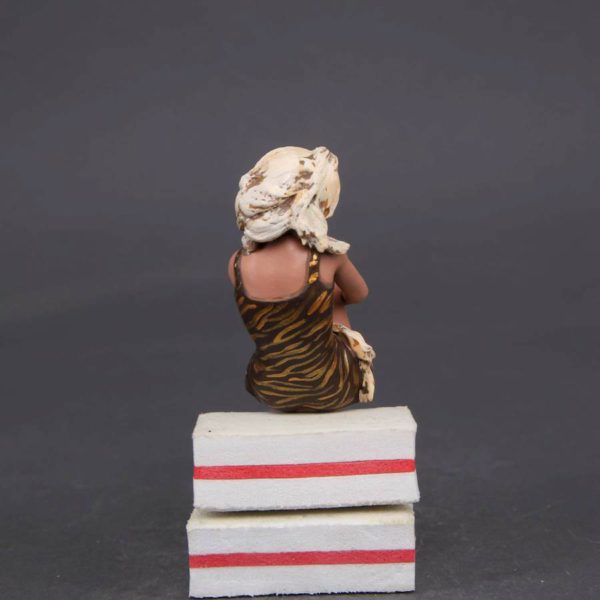 Painted Resin Figure of Woman (A9101 Z84)