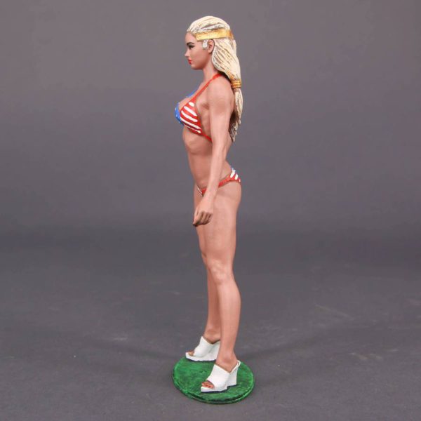 Painted Resin Figure of Woman (A9125 Z850)