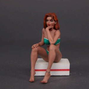 Painted Resin Figure of Woman (A9162 Z230A)