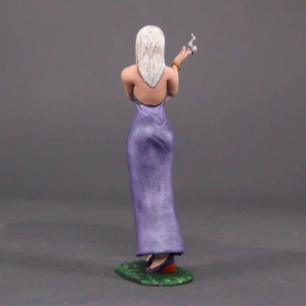 Painted Resin Figure of Woman (A9191 Z137)