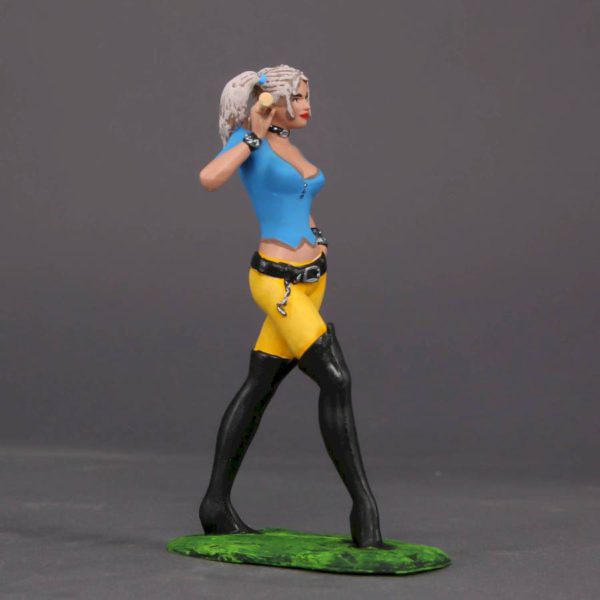 Painted Resin Figure of Woman (A9326 Z303)