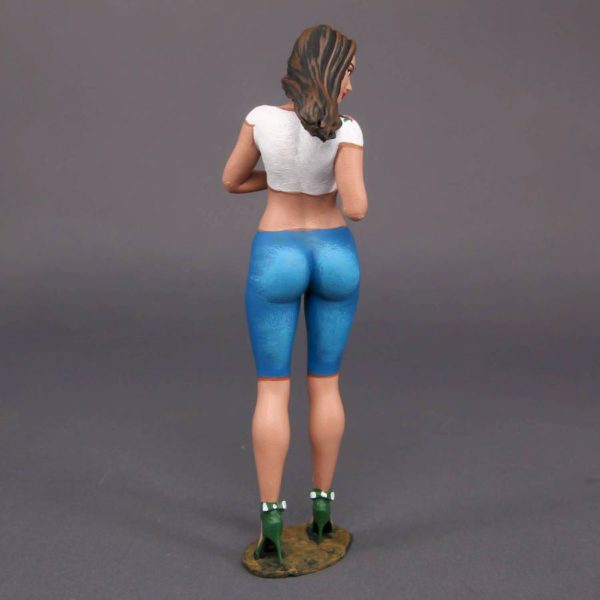 Painted Resin Figure of Woman (A9376 D124A)