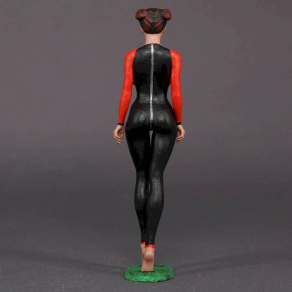Painted Resin Figure of Woman (A9462 Z853)