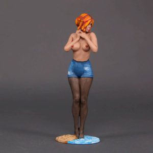 Painted Resin Figure of Woman (A9488 Z32)