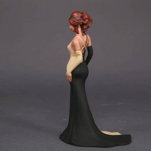 Painted Resin Figure of Woman (A9544 Z82)