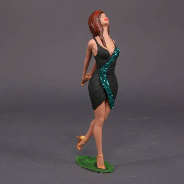 Painted Resin Figure of Woman (A9549 Z691)
