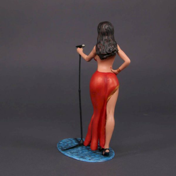 Painted Resin Figure of Woman (A9626 Z637)