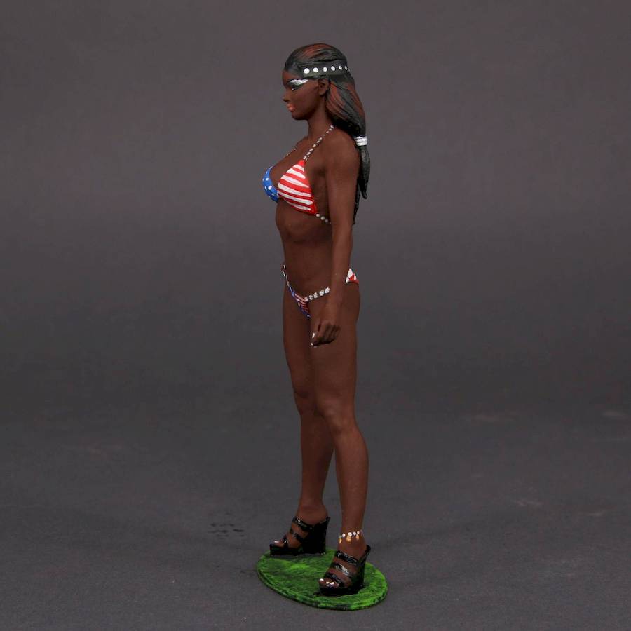 Painted Resin Figure of Woman (A9663 Z850)