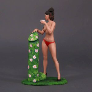 Painted Resin Figure of Woman (A9684 Z754)