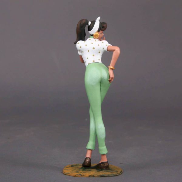 Painted Resin Figure of Woman (A9749 Z83)
