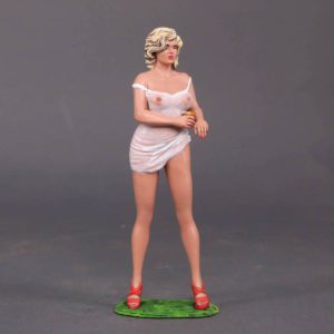 Painted Resin Figure of Woman (A9750 X024)